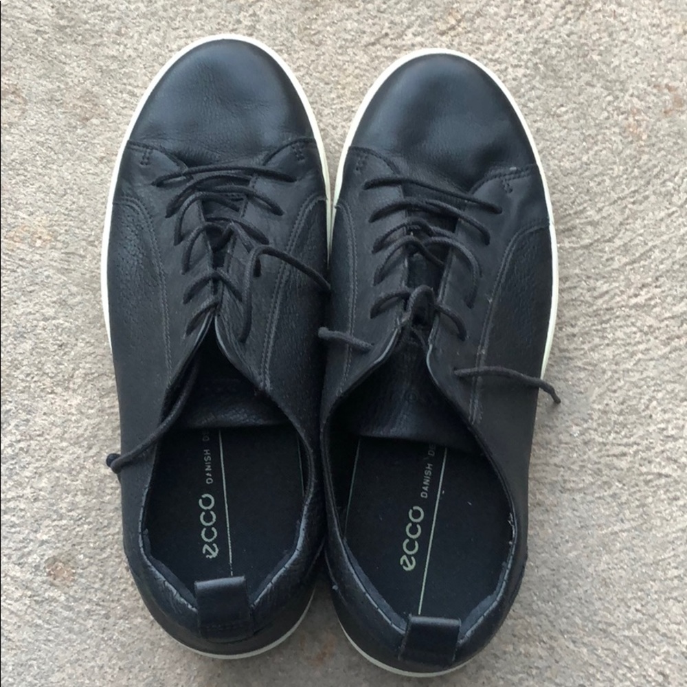 Men’s Ecco leather perforated sneakers